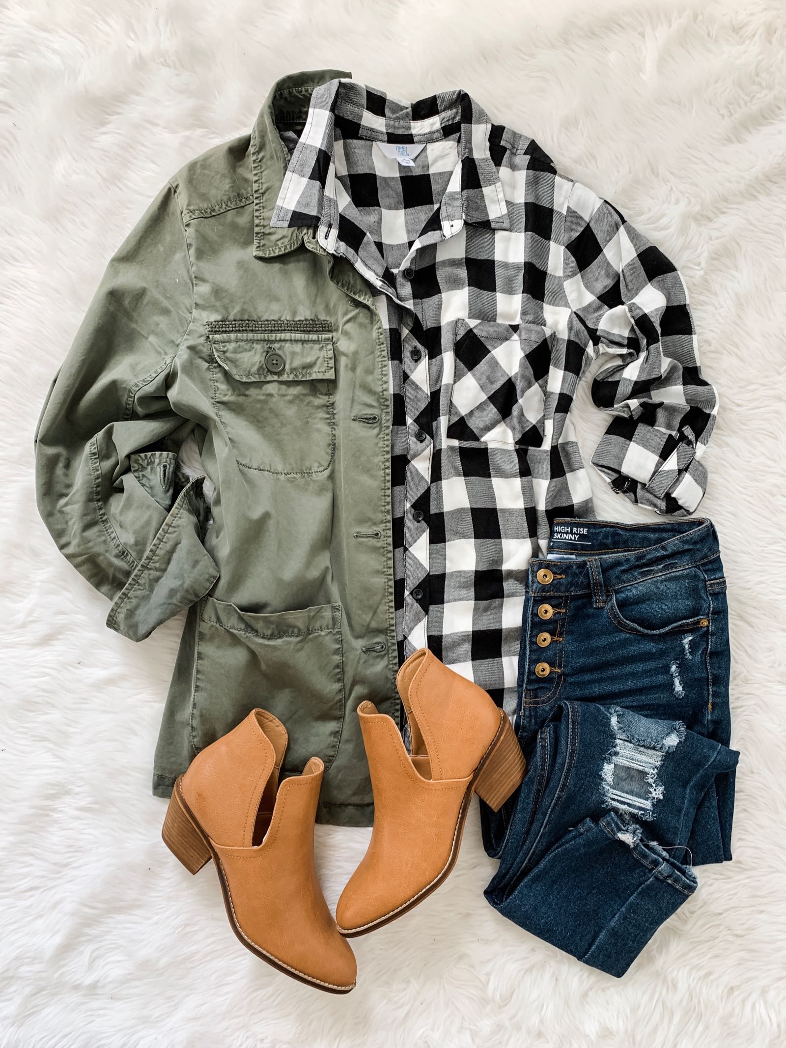 Fall outfit idea with field jacket, buffalo check plaid and ankle booties
