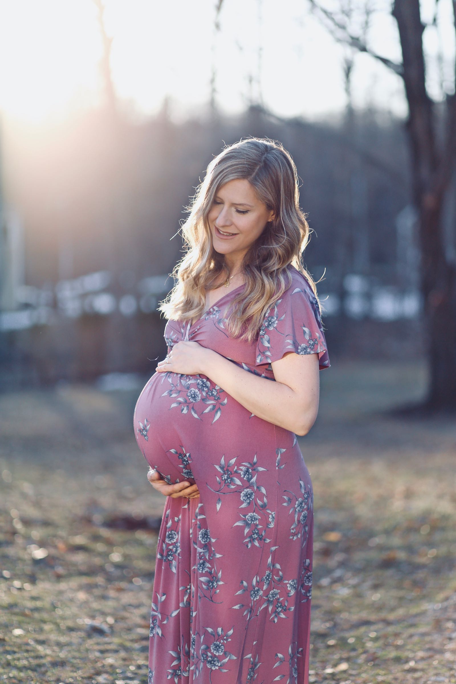 Spring Maternity Outfit Ideas: Dressy and Casual - The Budget Babe ...