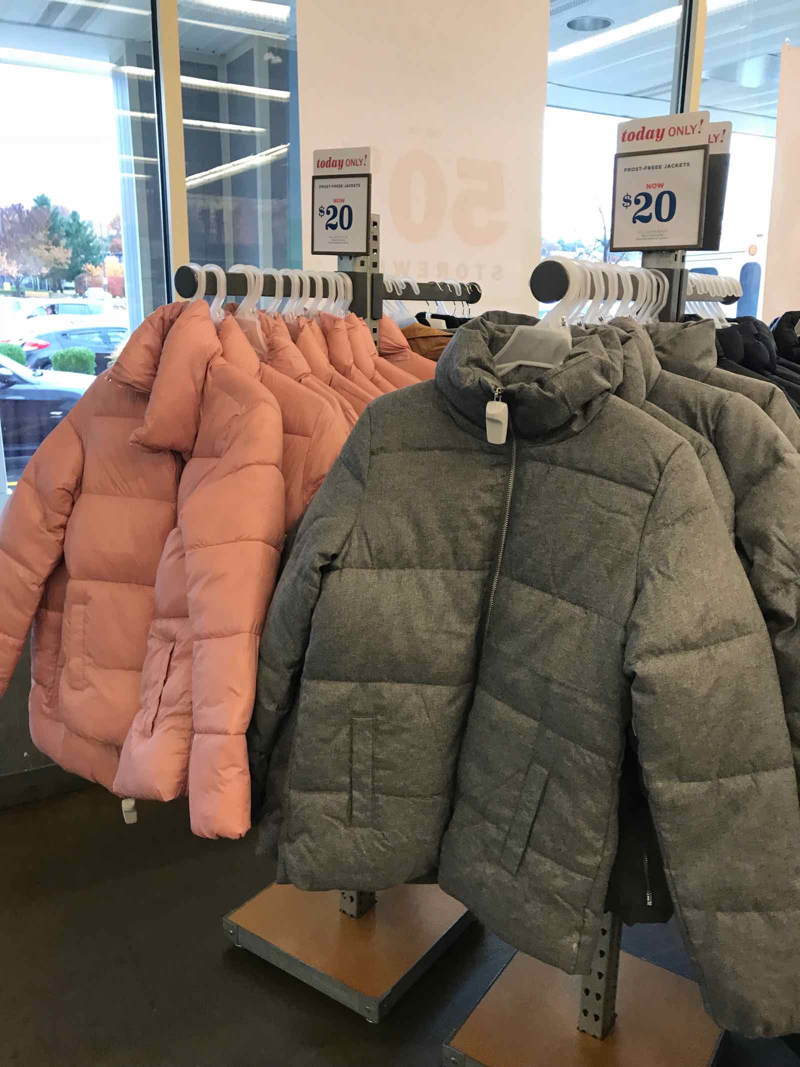 This blogger finds lots of cute stuff at Old Navy!
