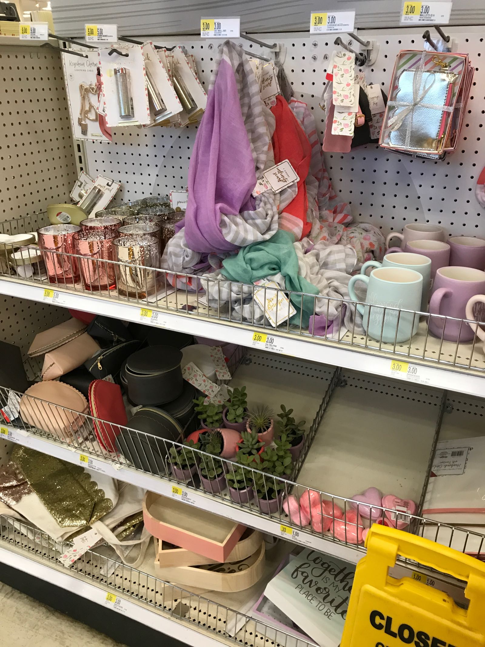 This blogger shares Target dollar post finds!